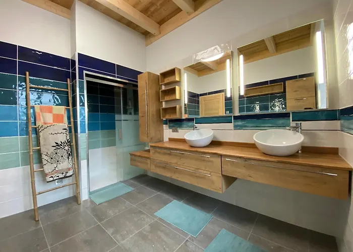 Grand Renove, Billard, Baby-foot, Vue Sur Riviere, Terrasse, Activites Diverses - Fr-1-582-76